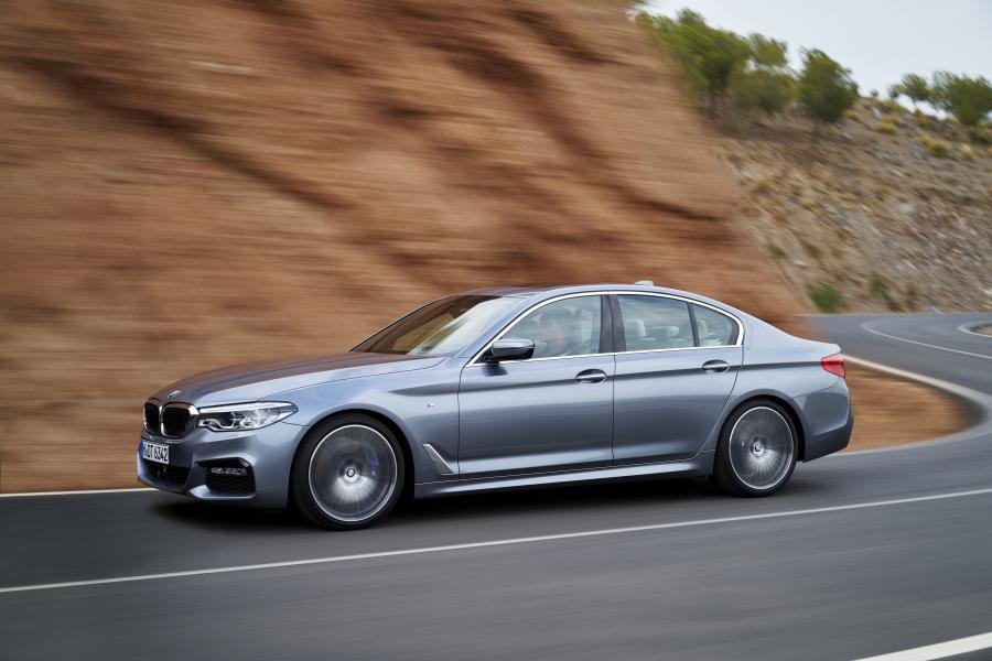  BMW 540i Sedan M Sport 2017 года  (WW) (фото 49 из 98)